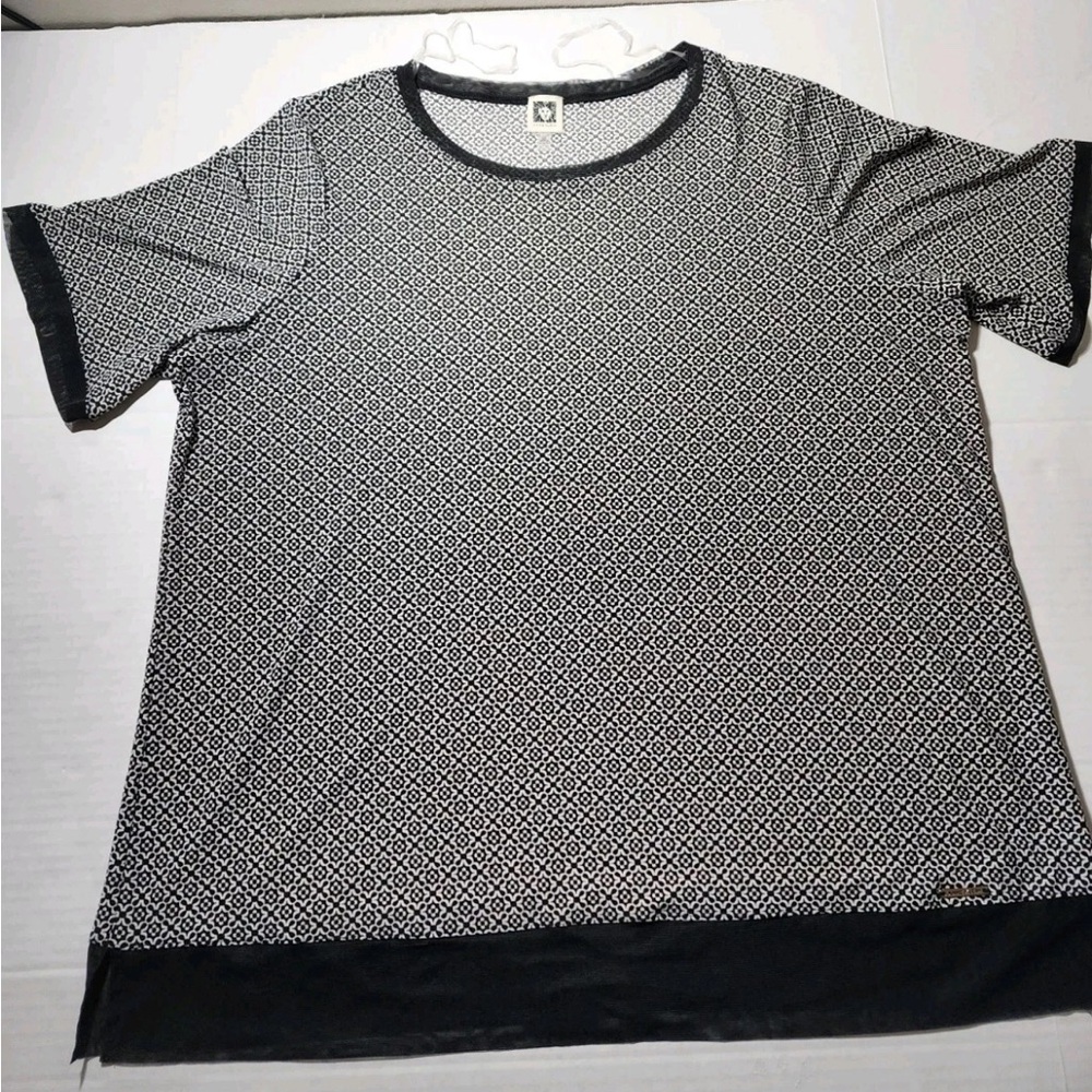 Anne Klein Black and White Geometric Tee